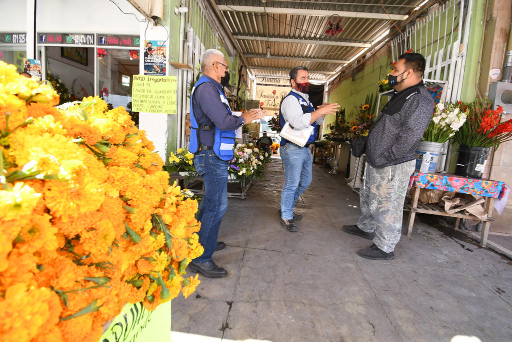 Revisan en Torreón sanidad del Mercado de las Flores