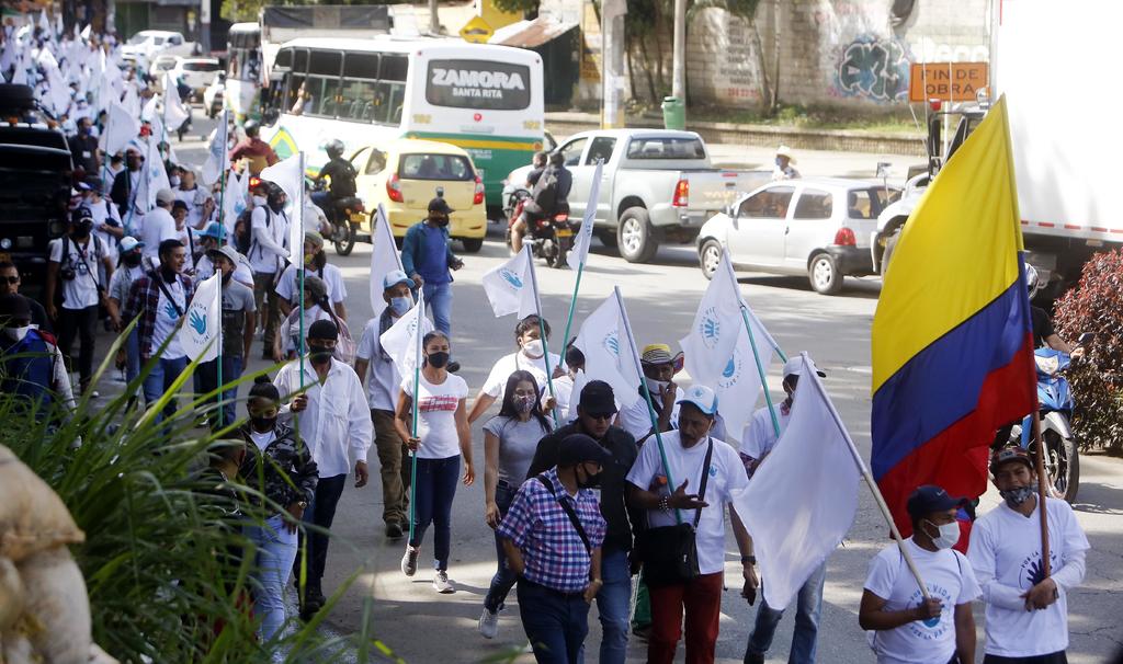 Exguerrilleros de las FARC caminan de Medellín a Bogotá en rechazo a la violencia