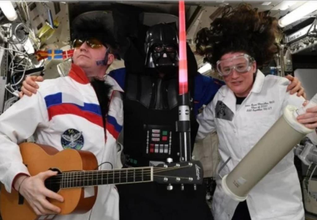 NASA comparte su celebración de Halloween desde estación espacial