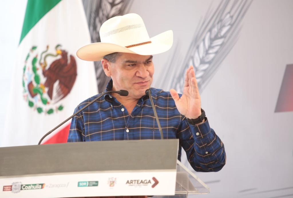 Destaca gobernador de Coahuila exportación de ganado