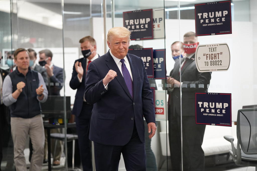 'Vamos a tener una gran noche', dice Trump en su sede de campaña