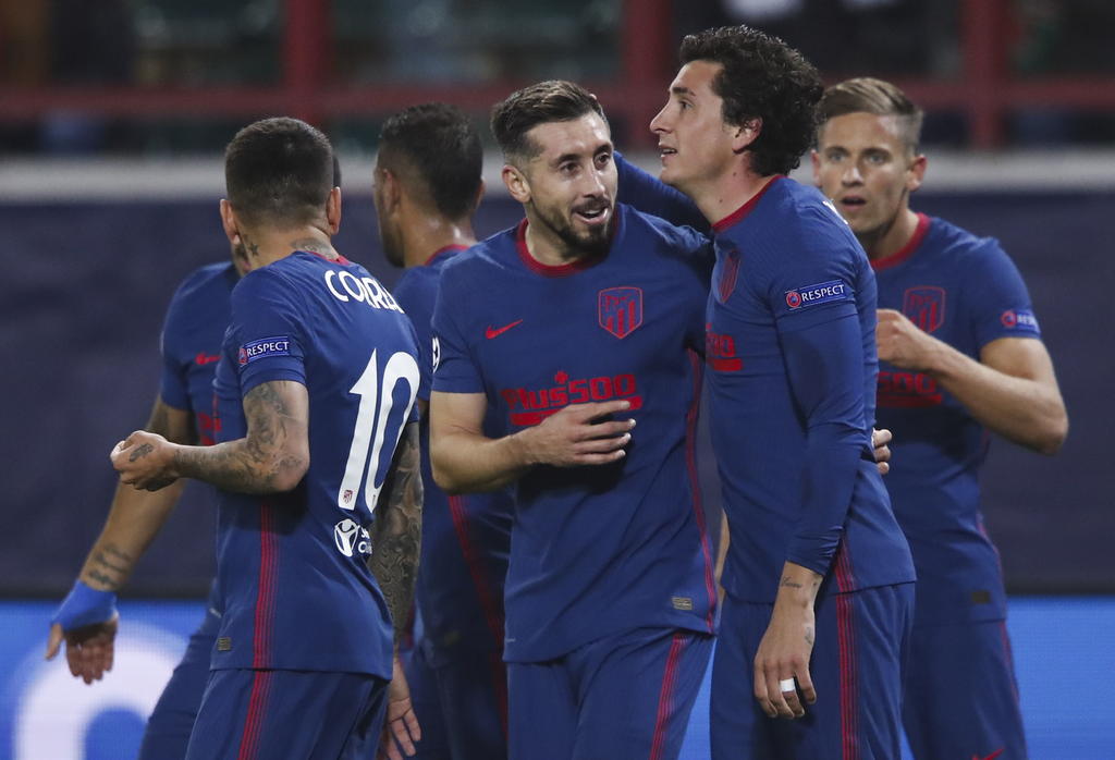 Héctor Herrera da pase de gol en el empate del Atlético contra Lokomotiv