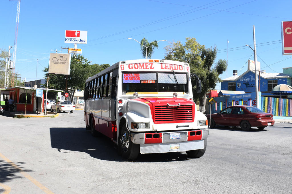 Pedirá Vitela reconsiderar suspensión del transporte público en La Laguna