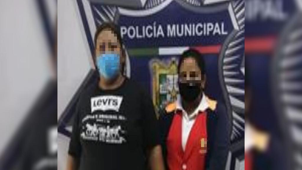 Arrestan a dos mujeres por supuesto robo en centro comercial de Gómez Palacio