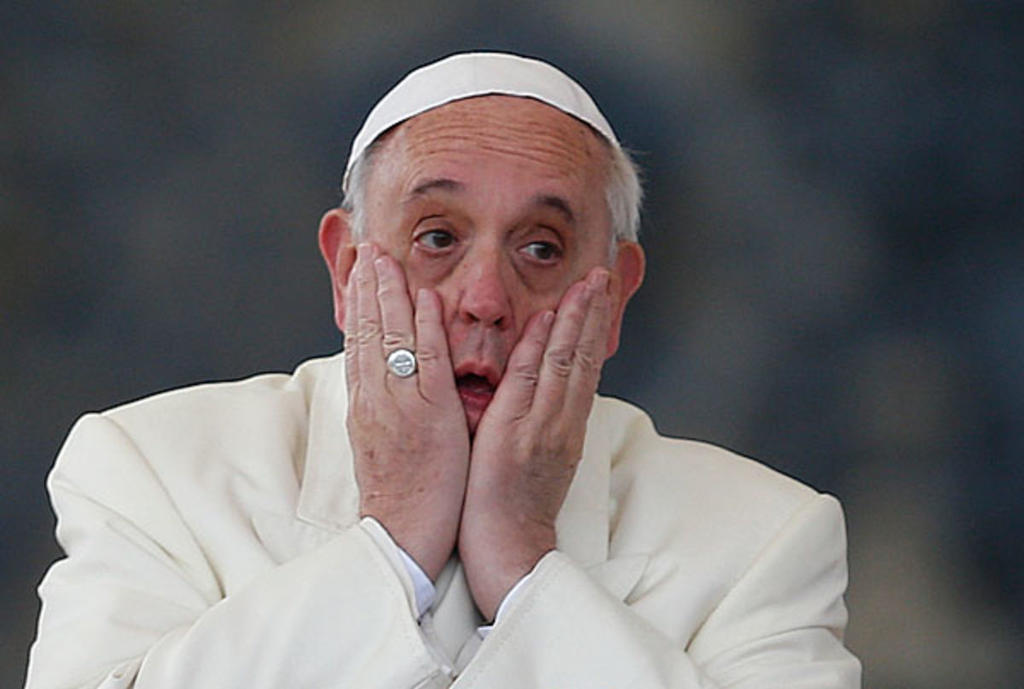'Santa María'; al Papa Franciso 'se le va' un like a sexy modelo en Instagram