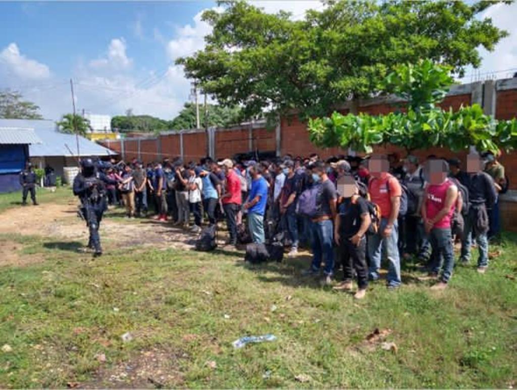 Aseguran a 105 migrantes en Veracruz; entre ellos hay 7 menores