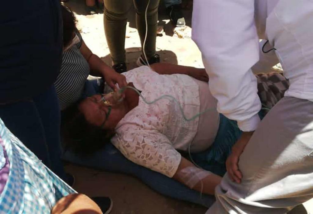 Alcaldesa de Bolivia se desmaya al amenazarla con subirla en un burro