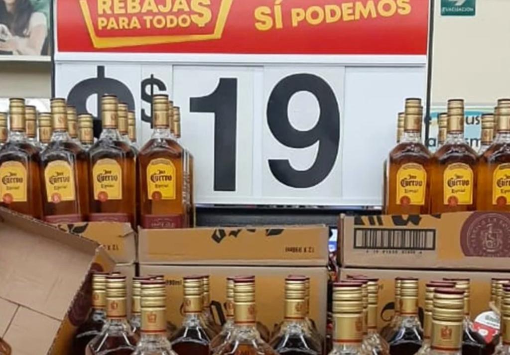 Walmart vende 81 botellas de tequila a 19 pesos por error del Buen Fin