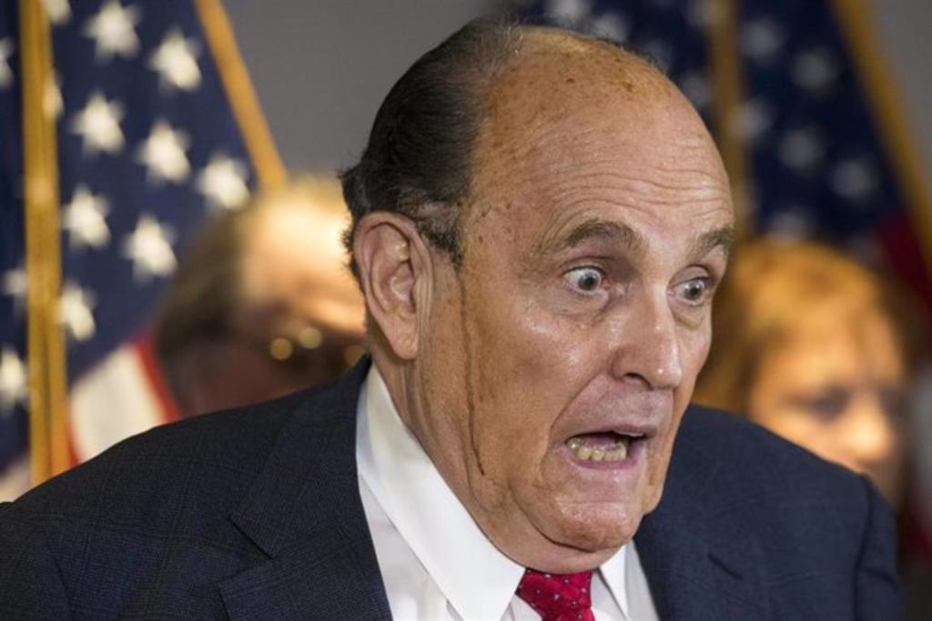 Rudy Giuliani, el abogado de Trump que se volvió viral por su 'sudor negro'