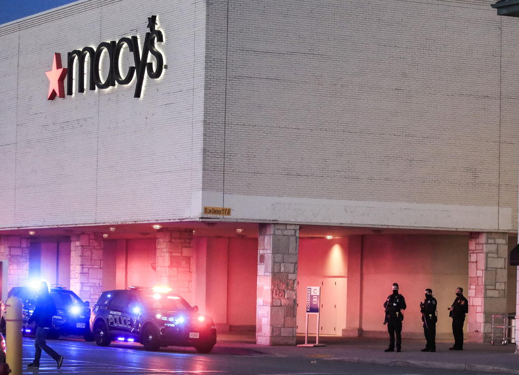 Tiroteo en centro comercial de Wisconsin deja ocho heridos