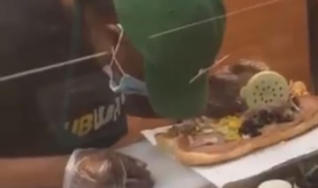 Subway responde al video de empleada que se 'duerme' al preparar un sándwich