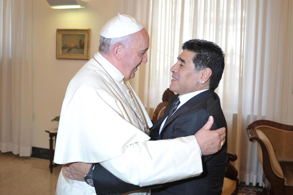 Papa Francisco recuerda a Maradona 'con afecto' y oración en su honor