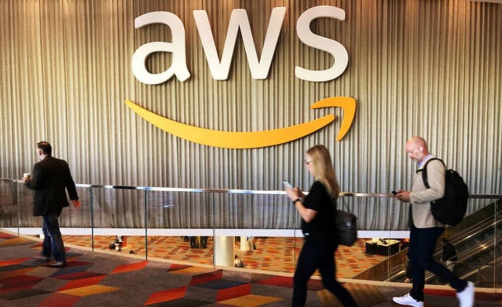 Amazon Webs Services reporta caída y deja sin servicio a miles de usuarios