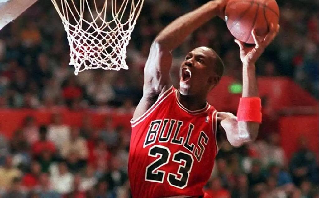 Michael Jordan dona 2 mdd para combatir el hombre