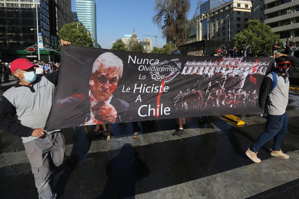 Con marcha reclaman la renuncia de Sebastian Piñera de la presidencia