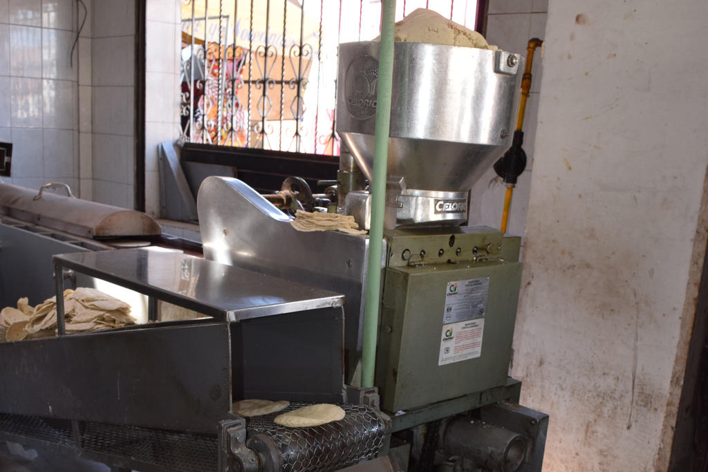 Advierte Cofece a asociaciones contra alza a precio de kilo de tortilla