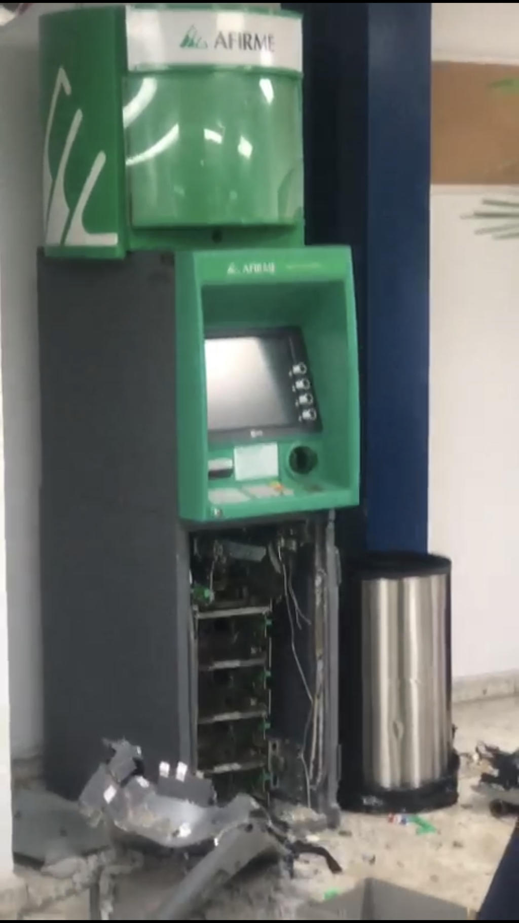 Roban dinero de cajero automático en oficinas del Grupo Acerero del Norte en Monclova