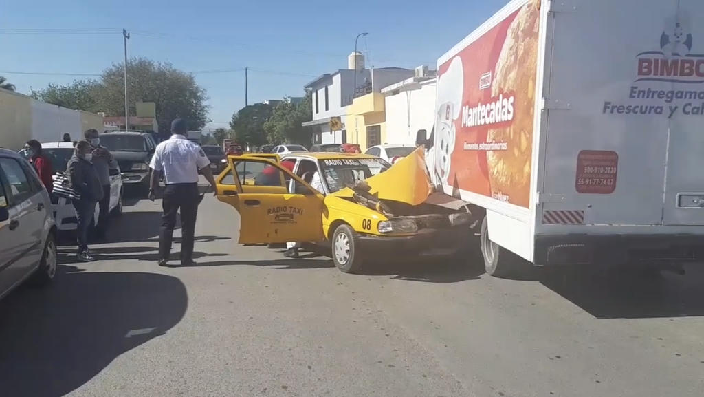 En Monclova muere taxista por infarto mientras conduce