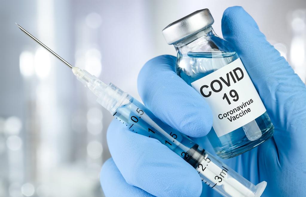 Facebook eliminará información falsa sobre vacuna de COVID-19