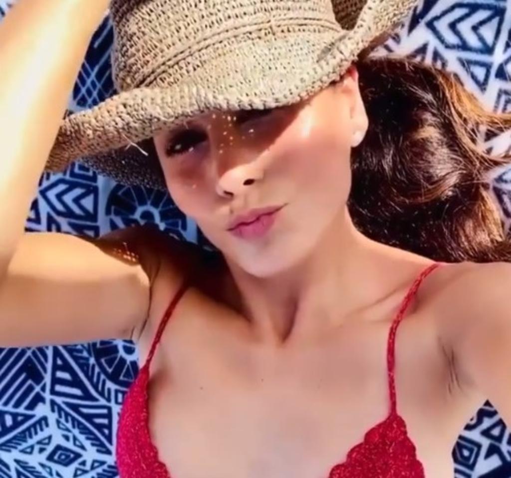 Paty Manterola luce espectacular a los 48 años en bikini desde Miami