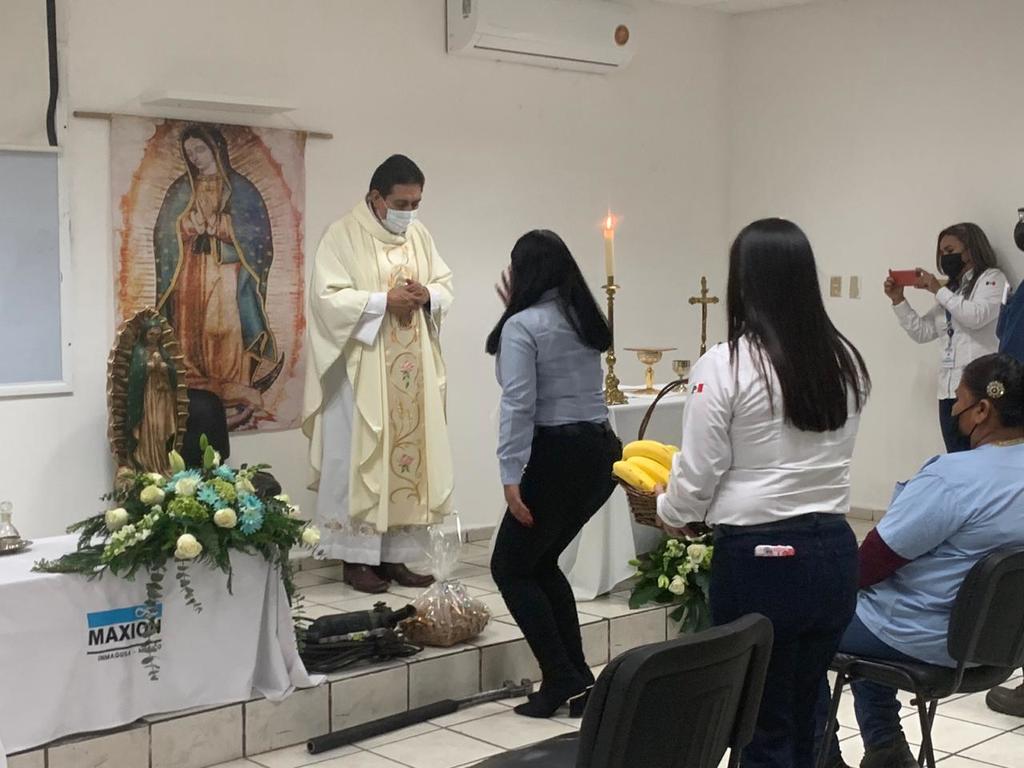 Organiza Maxion Inmagusa misa en honor a la Virgen