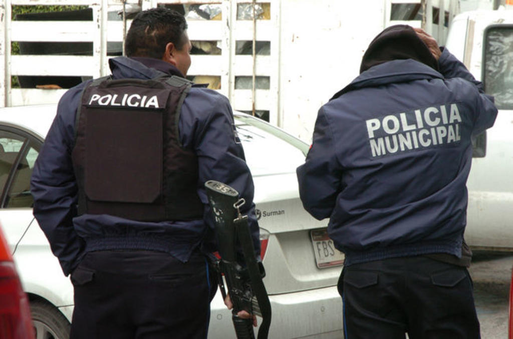 Elementos de Policía Municipal evitan suicidio en Saltillo