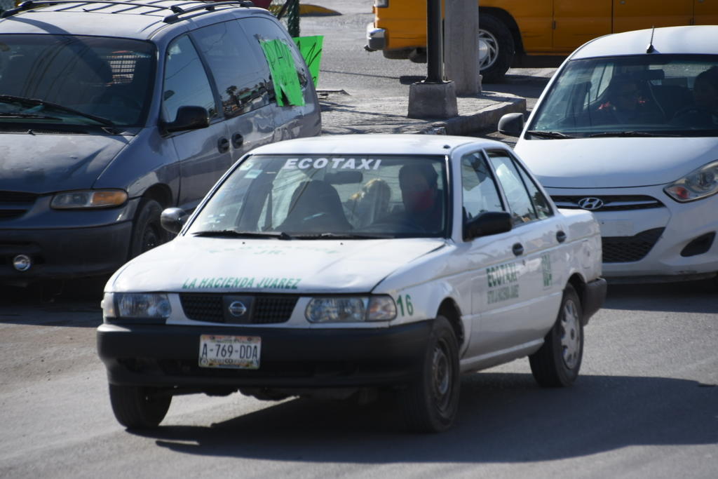Multas hasta por 40 mil a Uber, InDrive y taxis 'piratas' en Monclova; advierte CTM