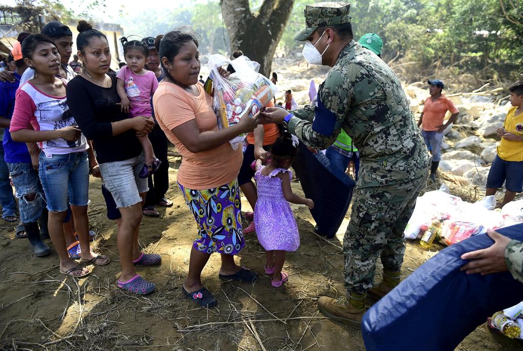 Agradecen apoyo de Fuerzas Armadas durante inundaciones en Tabasco y Chiapas