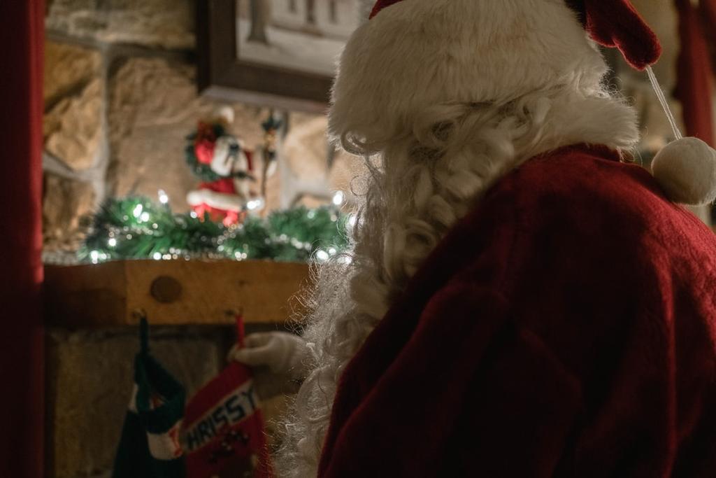 OMS informa que Santa Claus es inmune al COVID; niños podrás esperar regalos