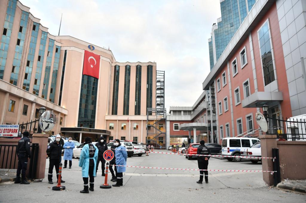 Explota bomba de oxígeno en unidad de cuidados intensivos en Turquía