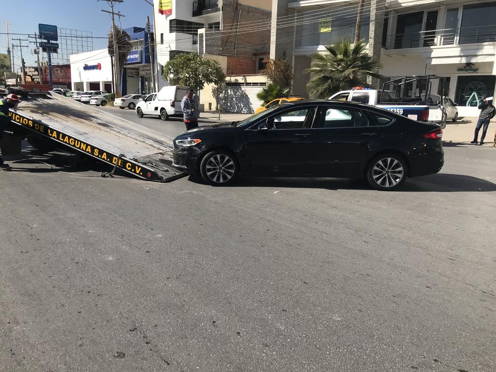 Conductor en presunto estado de ebriedad en Torreón provoca accidente múltiple