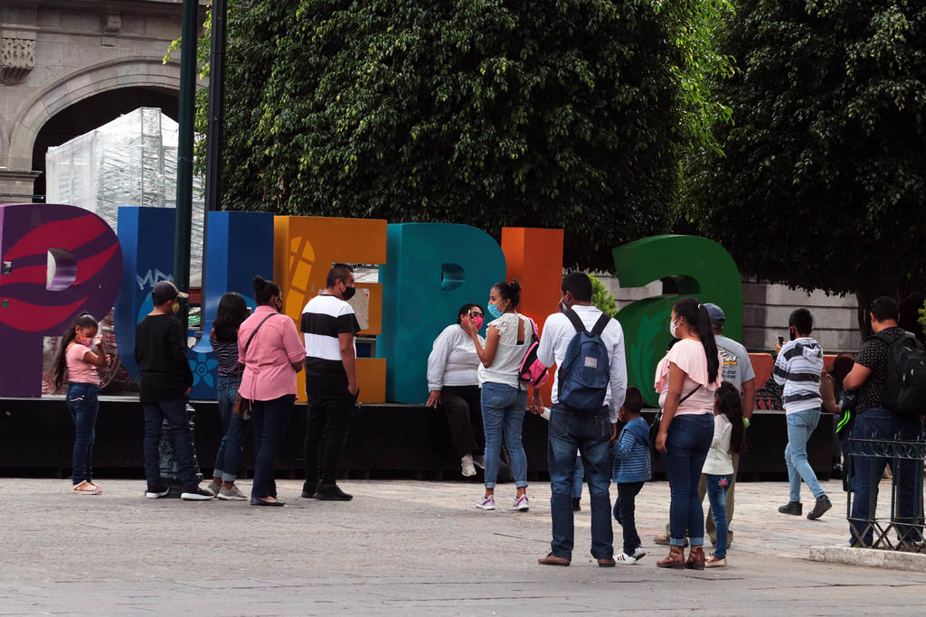 Decreta Puebla 'Alerta Máxima' por COVID; cierran actividades no esenciales