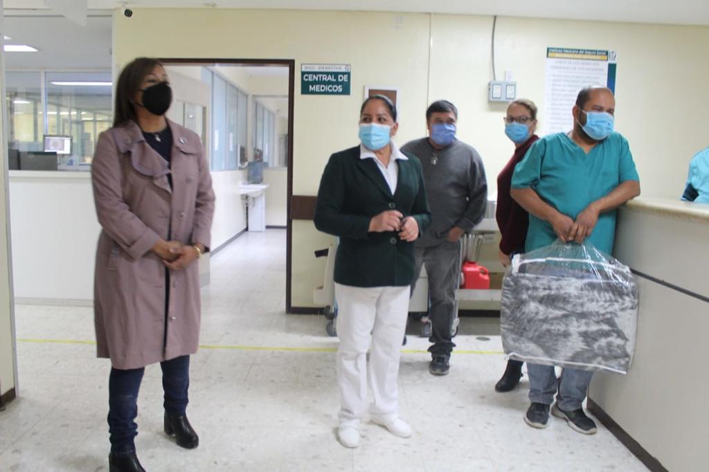 Entregan cobertores a pacientes de hospitales de Matamoros