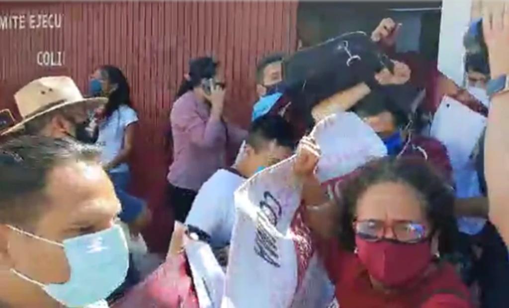 Expulsan militantes morenistas a Delgado y a precandidata en Colima