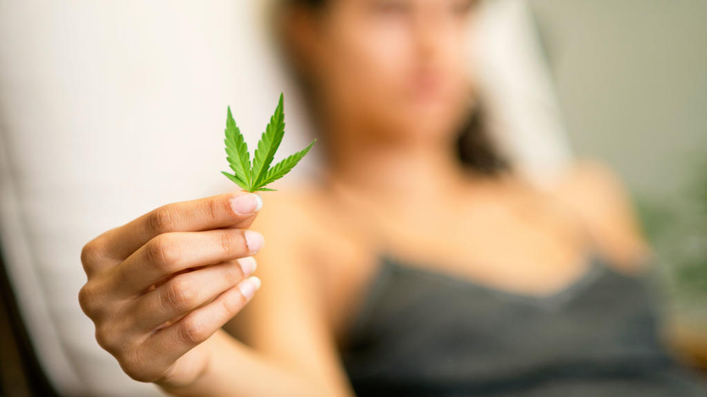 Consumo de marihuana podría reducir posibilidades de embarazo