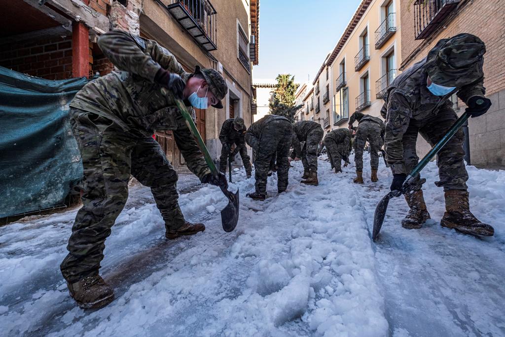 Heladas y nevadas siguen frenando a España