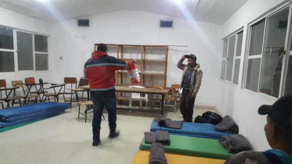 Ante frente frío, 30 personas piden refugio en Coahuila