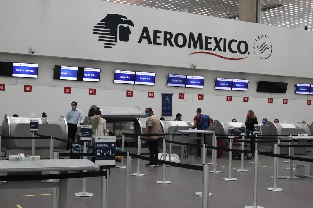 Busca Aeroméxico despedir a 374 sobrecargos, según sindicato