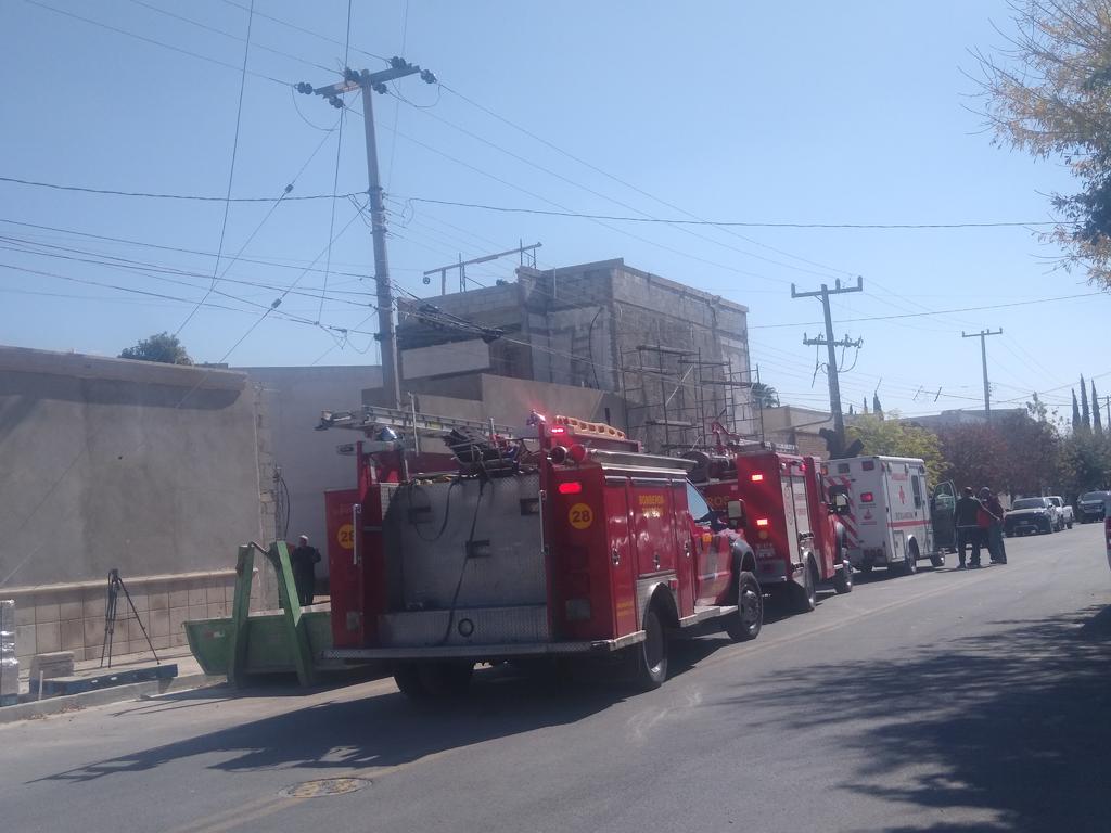 Albañil recibe descarga eléctrica en Torreón y queda inconsciente