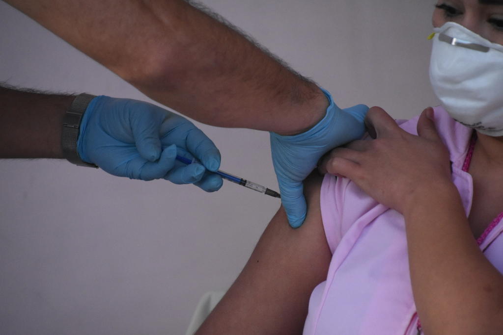Segunda dosis de vacuna contra COVID se aplicará el 18 de enero en Coahuila