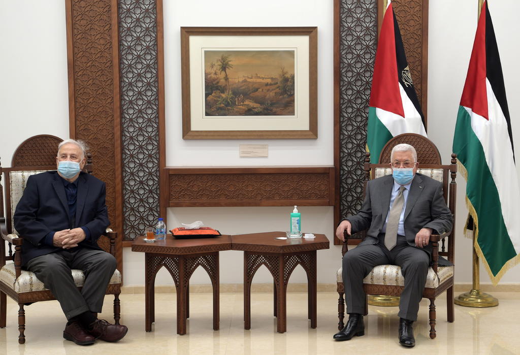 Presidente palestino firma decreto para celebrar comicios