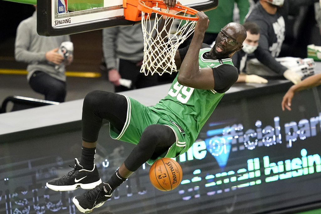 Celtics vuelve a la acción y aplasta