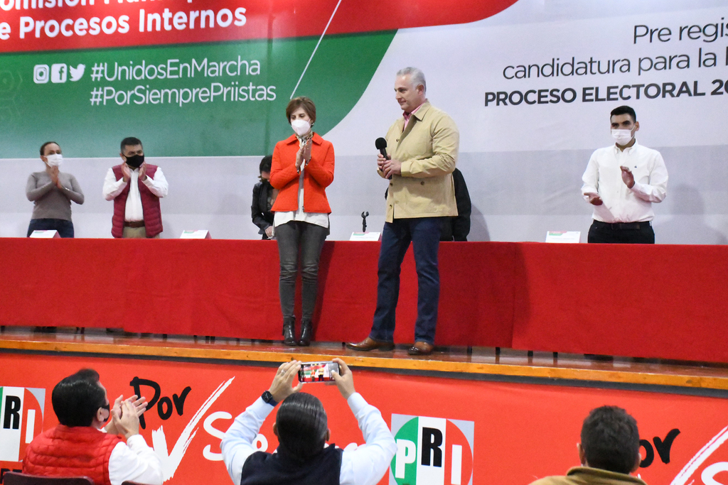 Se registra Cepeda como precandidato a la alcaldía de Torreón