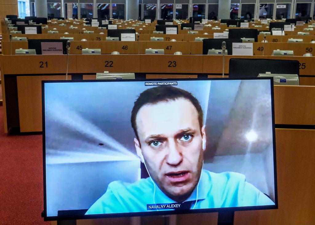 Alexandr Navalni parte en vuelo de Alemania a Rusia