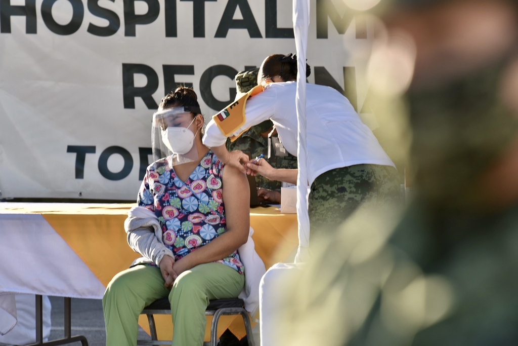 Detectan en Coahuila reacciones adversas a vacuna
