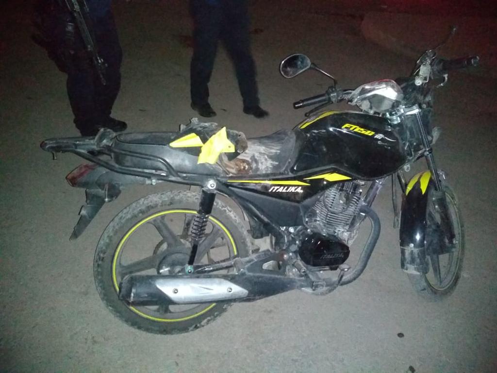 Abandonan motocicleta en Torreón tras accidente 