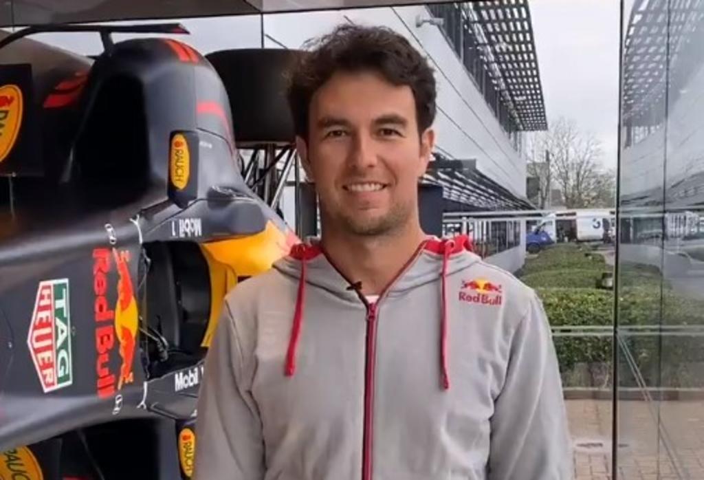 'Checo' Pérez aparece con Red Bull en Inglaterra