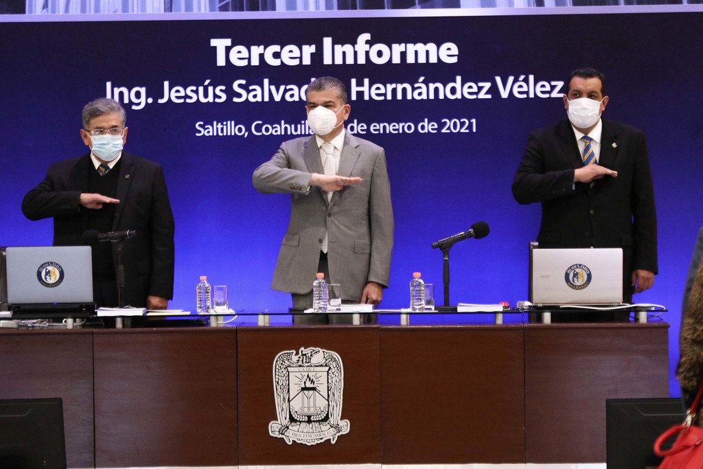 Rinde Salvador Hernández Vélez informe; buscará reelección en la UA de C