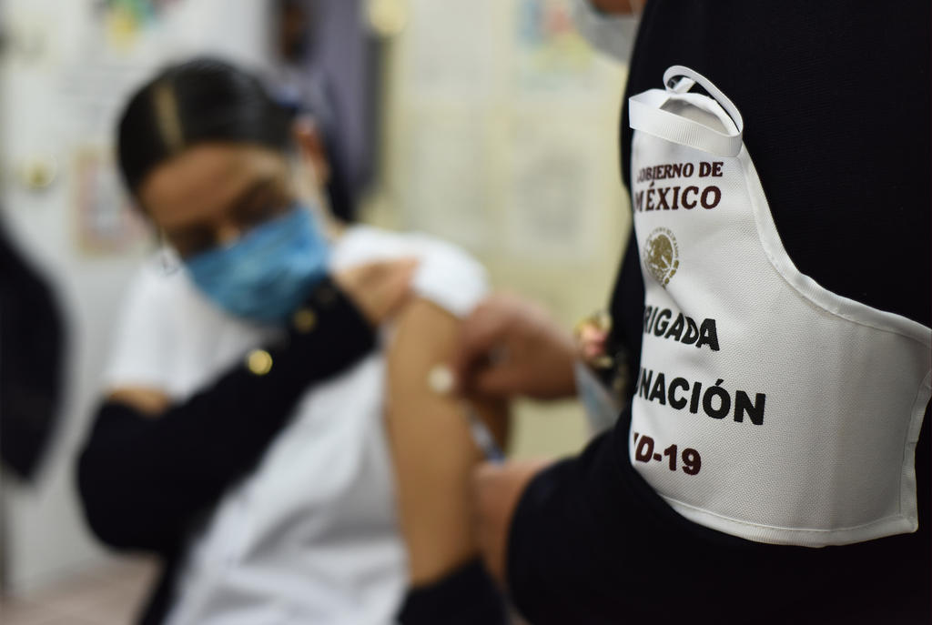 Formalizan brigadas para vacunación contra el COVID en México