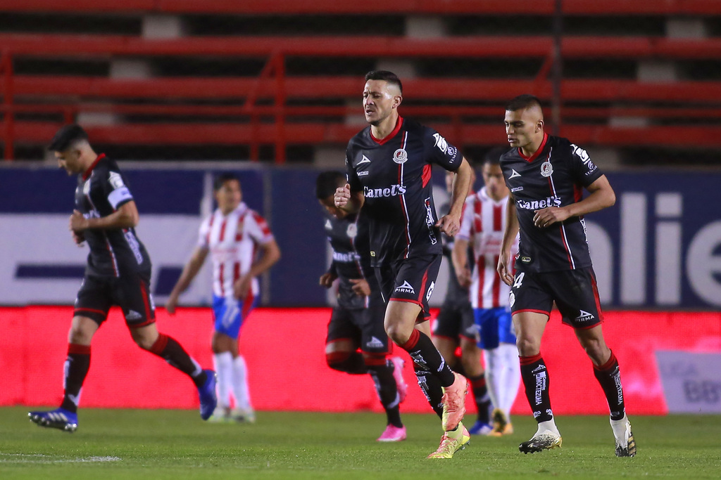 Atlético de San Luis hunde a Chivas en el abismo tras goleada